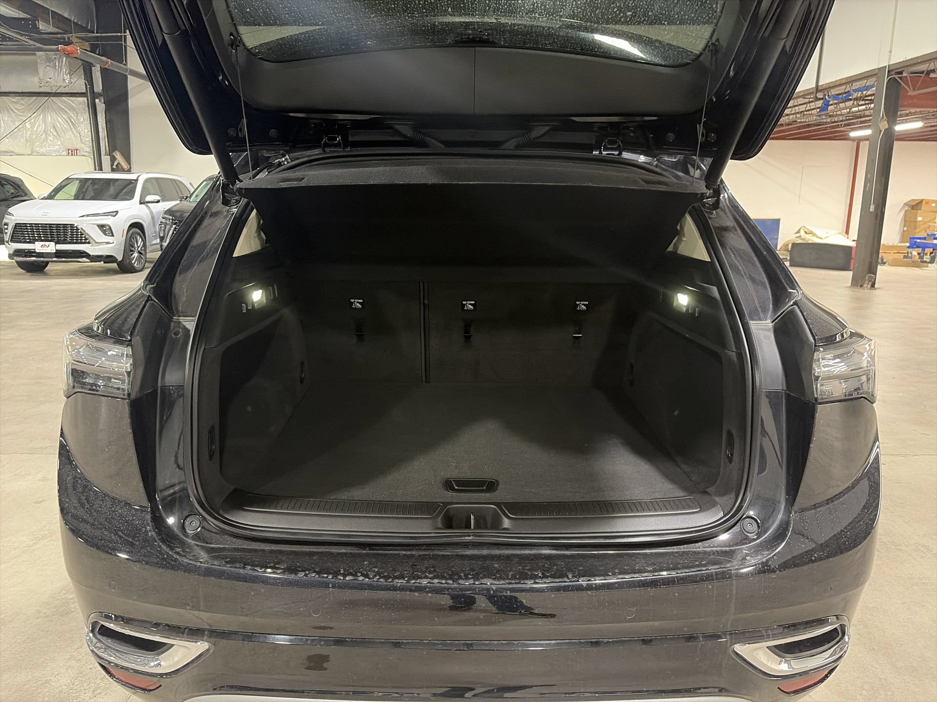 Used 2023 Buick Envision Avenir AWD/4WD image 29