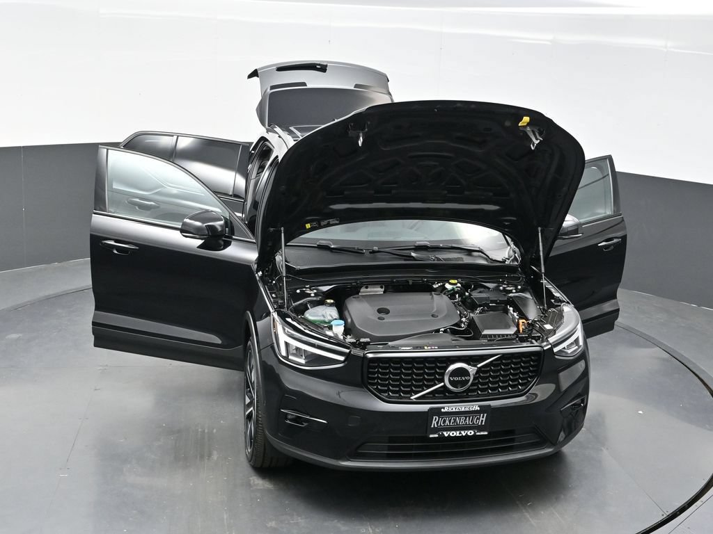 Used 2024 Volvo XC40 B5 Plus w/ Protection Package Premier AWD/4WD image 40