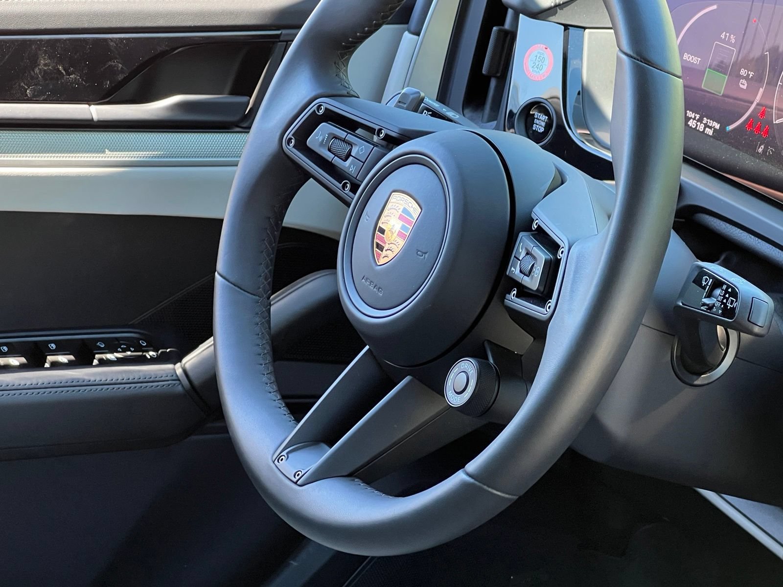 Certified 2025 Porsche Cayenne S AWD/4WD image 37