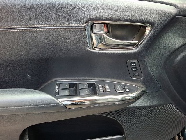 Used 2016 Toyota Avalon XLE Premium FWD image 12