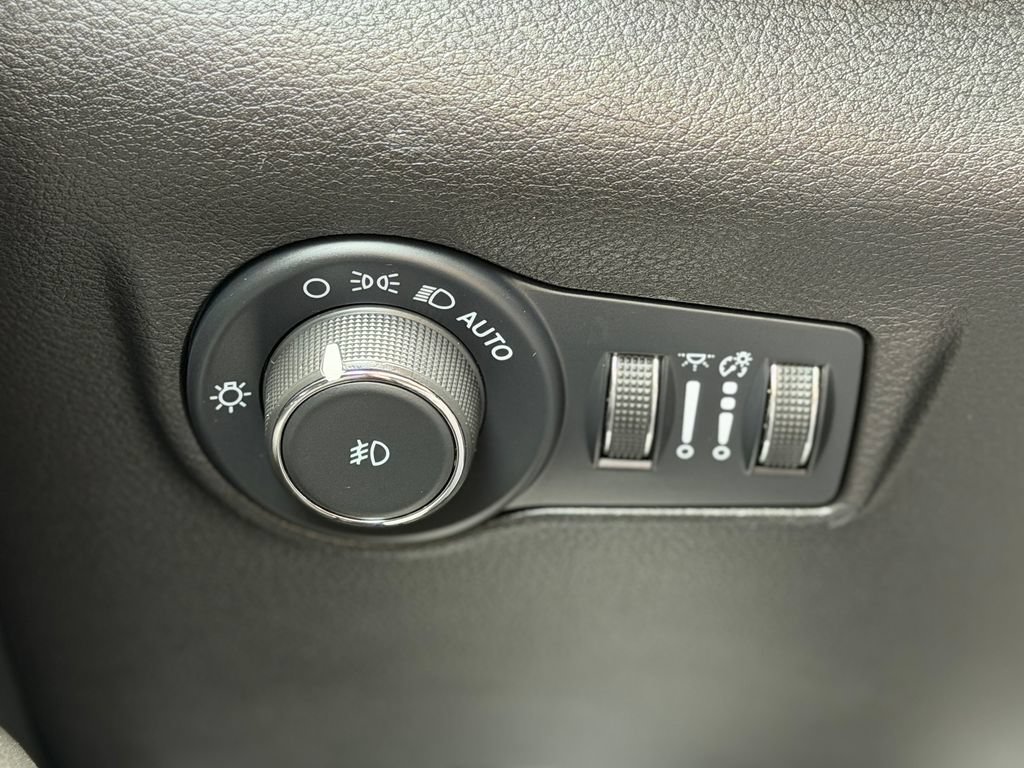 Used 2024 Jeep Compass Trailhawk AWD/4WD image 24
