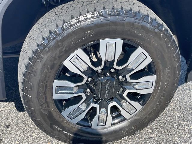 Used 2025 GMC Sierra 2500 Denali image 28