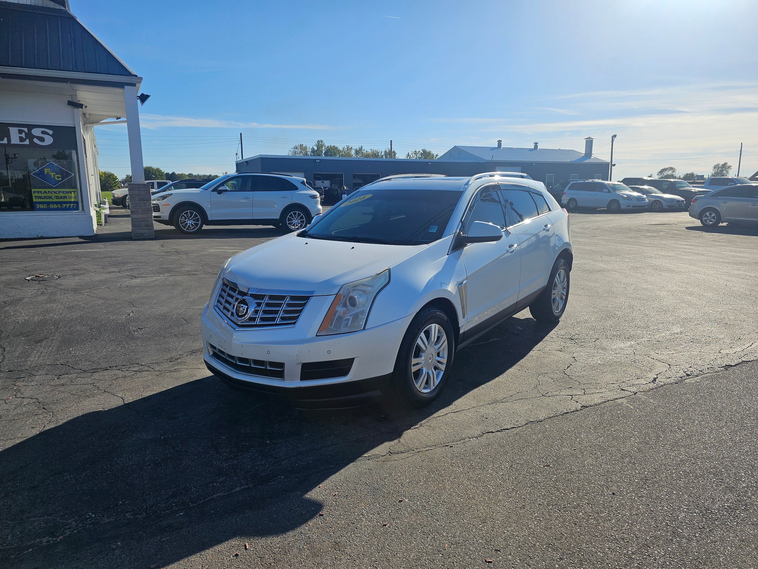 Used 2016 Cadillac SRX Luxury FWD image 1