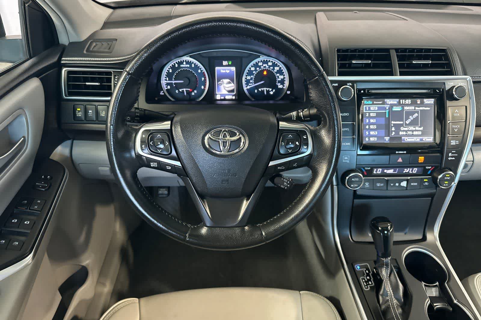 Used 2017 Toyota Camry XLE w/ Moonroof Package FWD image 16