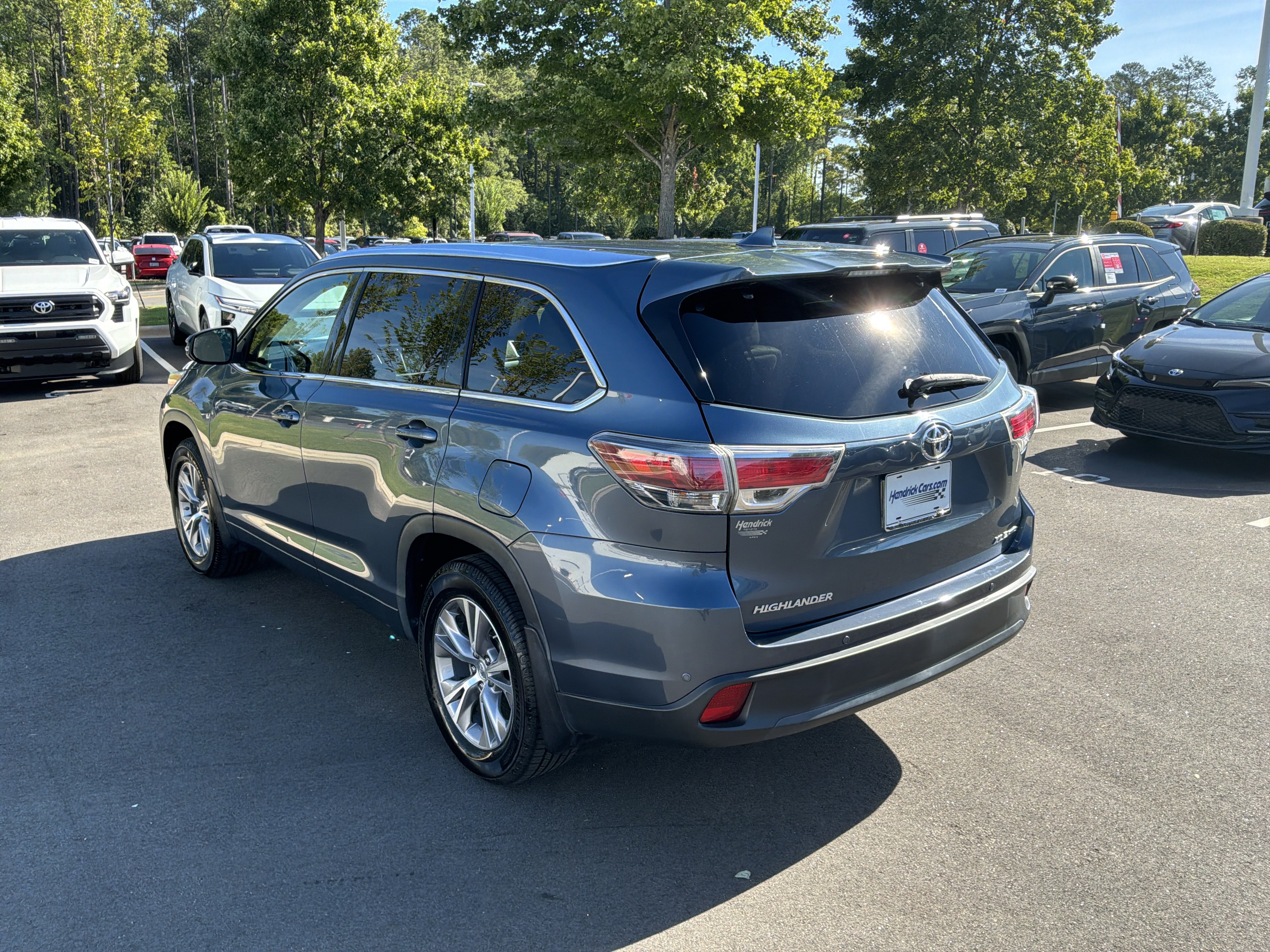 Used 2015 Toyota Highlander XLE AWD/4WD image 8