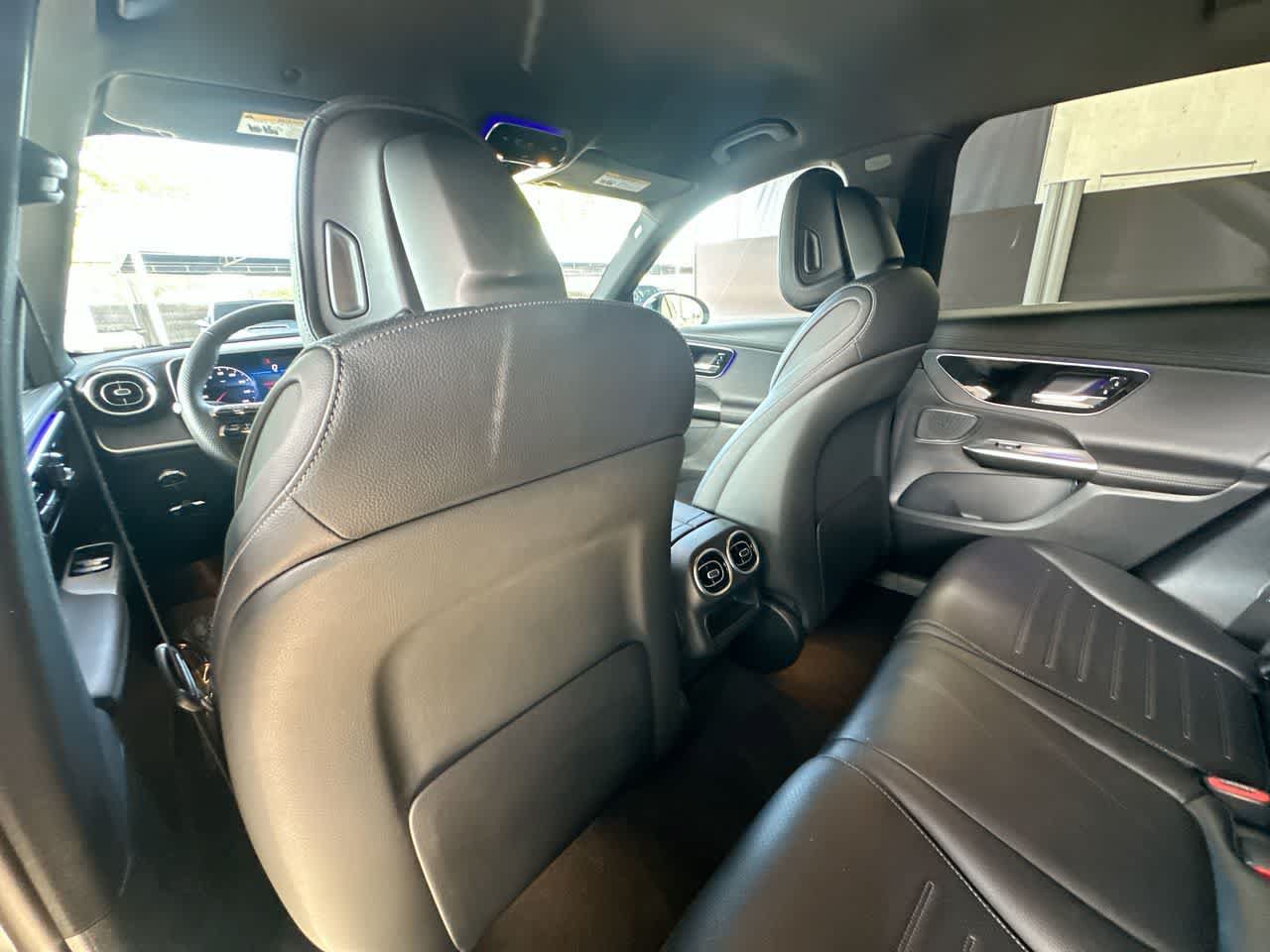 Used 2025 Mercedes-Benz GLC 300 4MATIC image 23