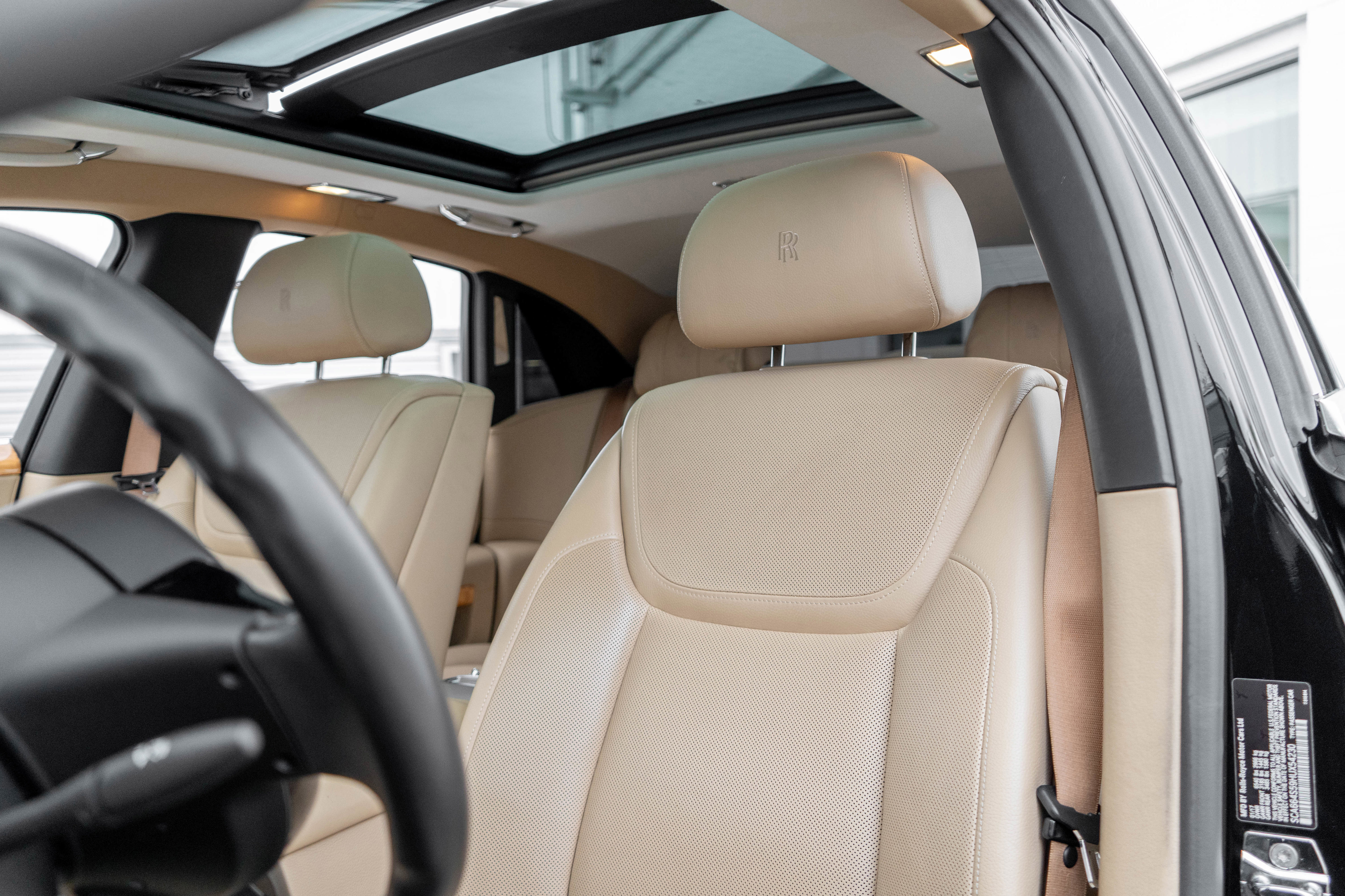 Used 2017 Rolls-Royce Ghost image 15