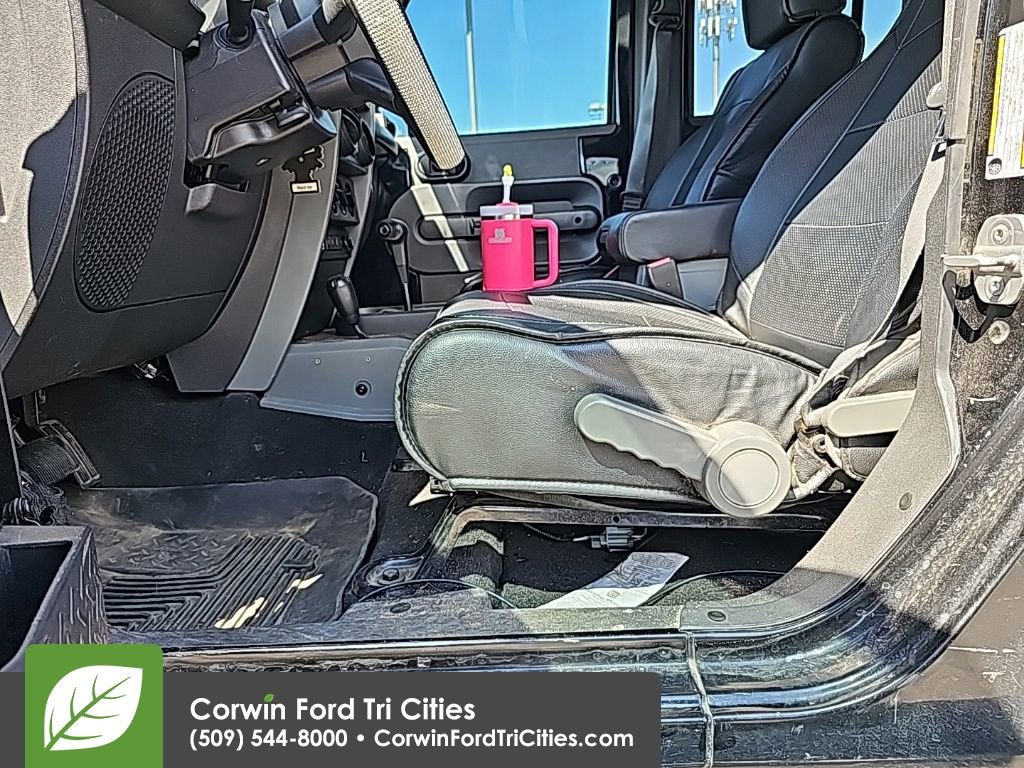 Used 2008 Jeep Wrangler Unlimited Rubicon w/ Dual Top Group image 6