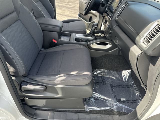 Used 2024 Nissan Frontier SV w/ SV Convenience Package RWD image 10