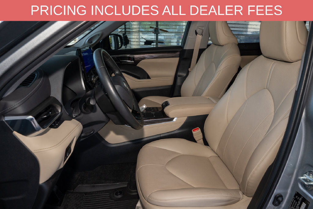 Used 2023 Toyota Highlander Limited FWD image 13