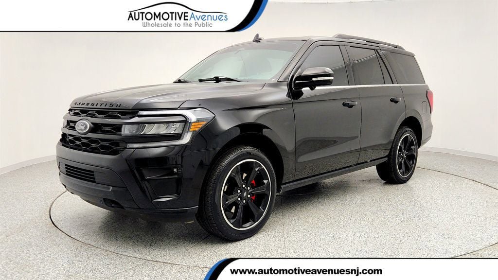 Used 2023 Ford Expedition Limited image 1