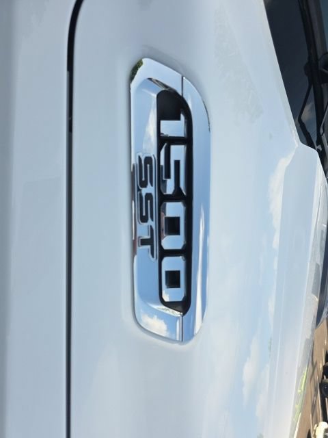 Used 2025 RAM 1500 Big Horn AWD/4WD image 3