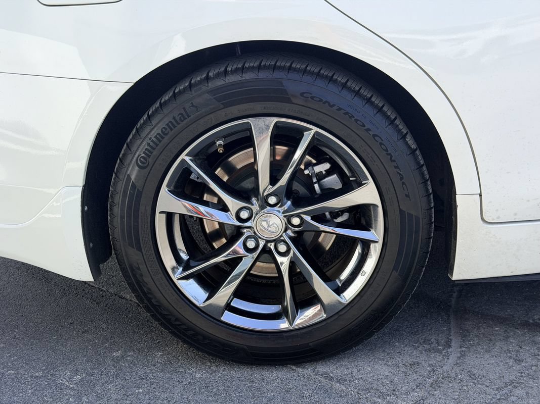 Used 2017 INFINITI Q50 Signature Edition w/ All Weather Package (L93) AWD/4WD image 27
