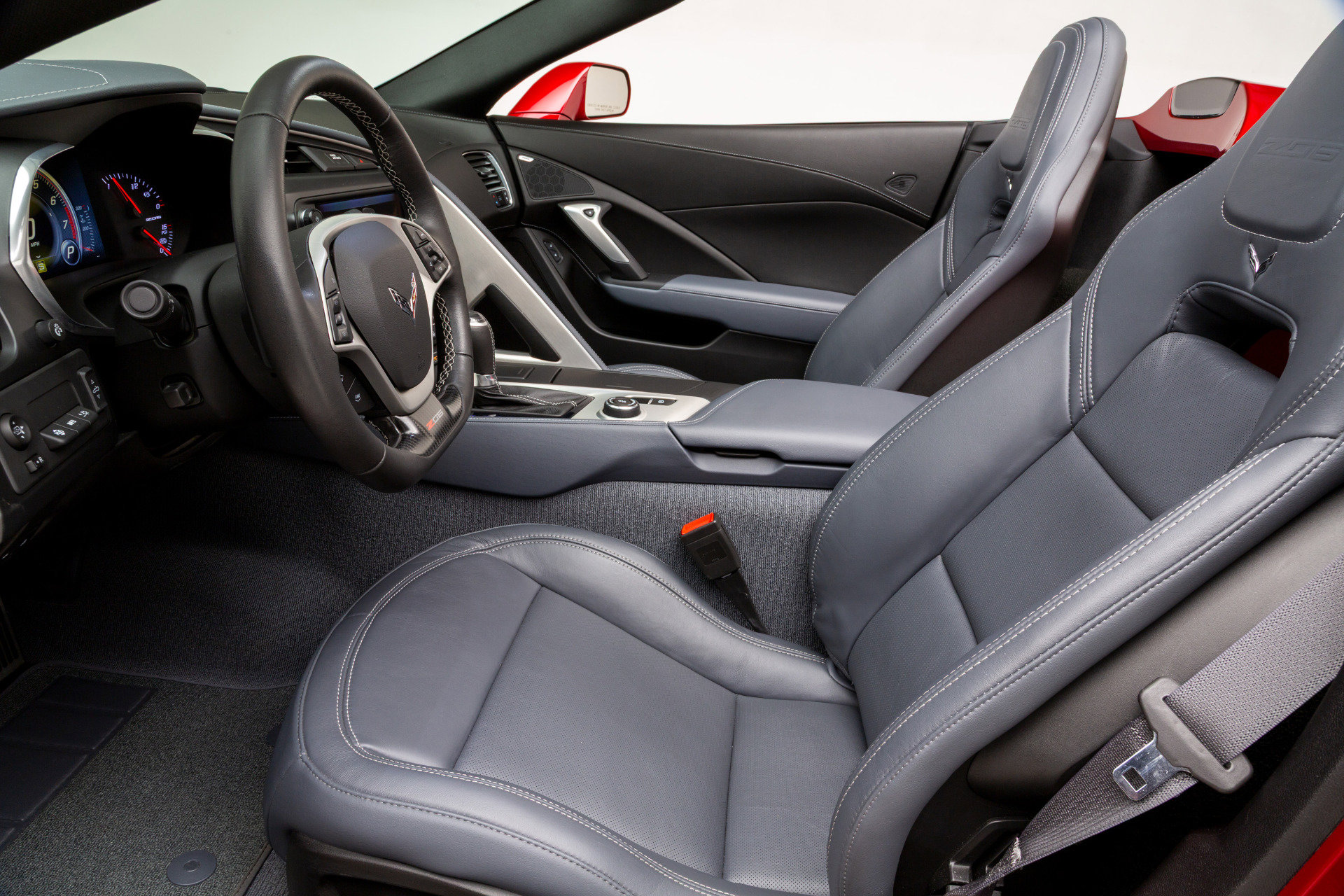 Used 2015 Chevrolet Corvette Z06 w/ 2LZ Preferred Equipment Group image 3