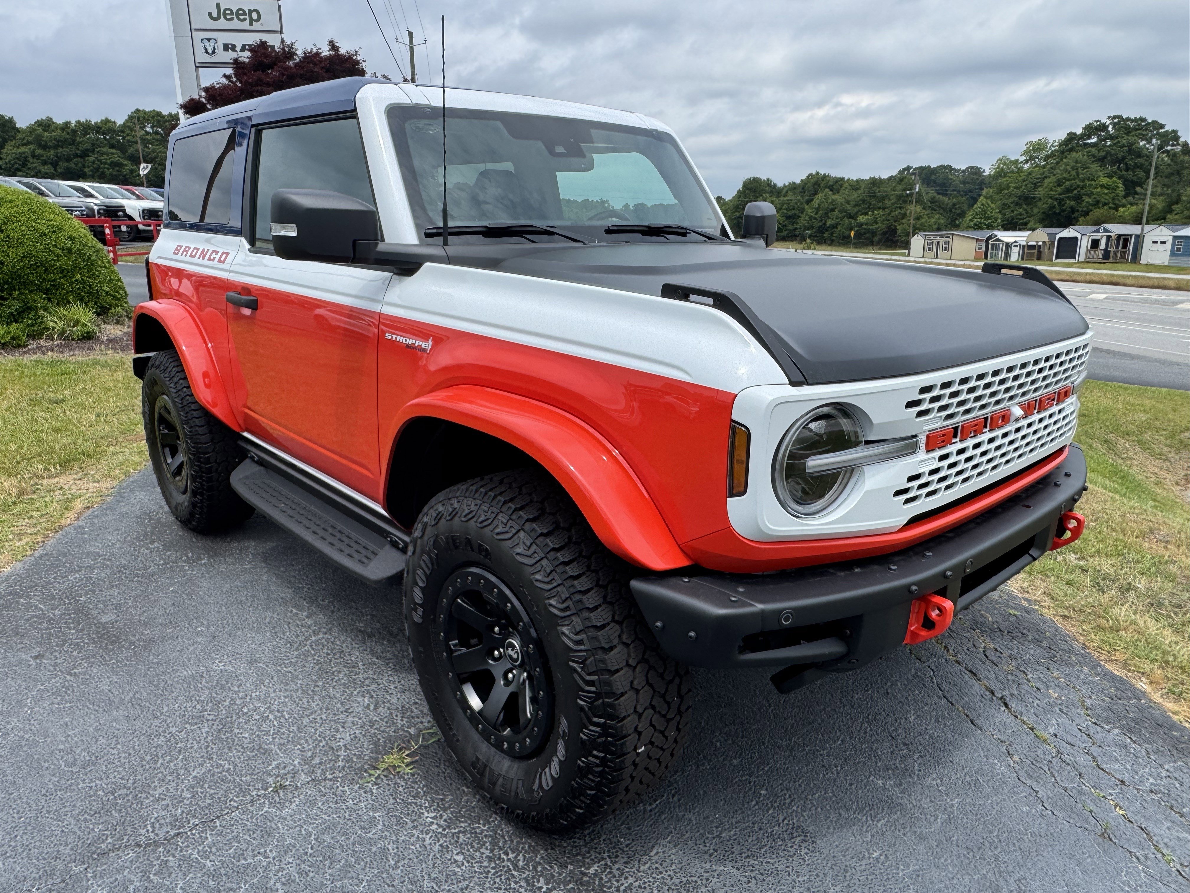 Used 2025 Ford Bronco Stroppe Edition AWD/4WD image 4