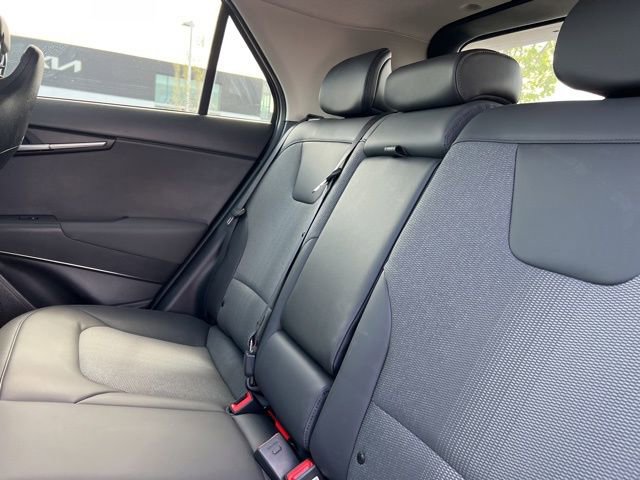 Certified 2024 Kia Niro EX Touring image 36
