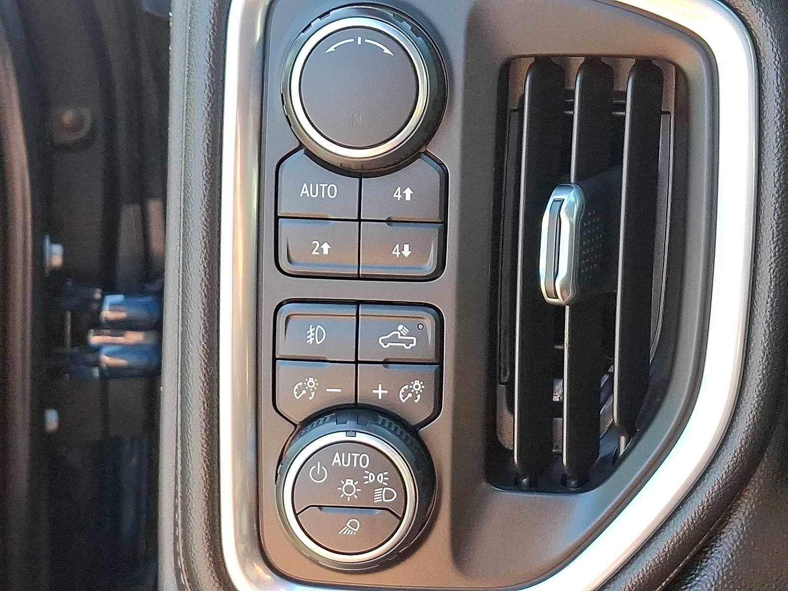 Used 2019 Chevrolet Silverado 1500 High Country image 23