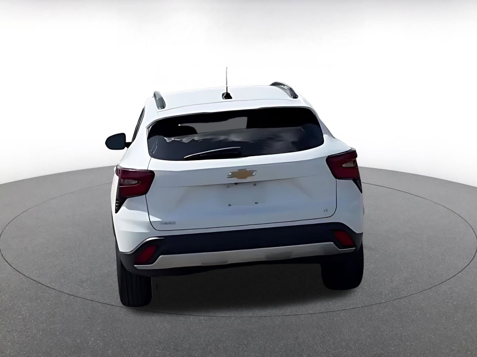 Used 2025 Chevrolet Trax LT image 16