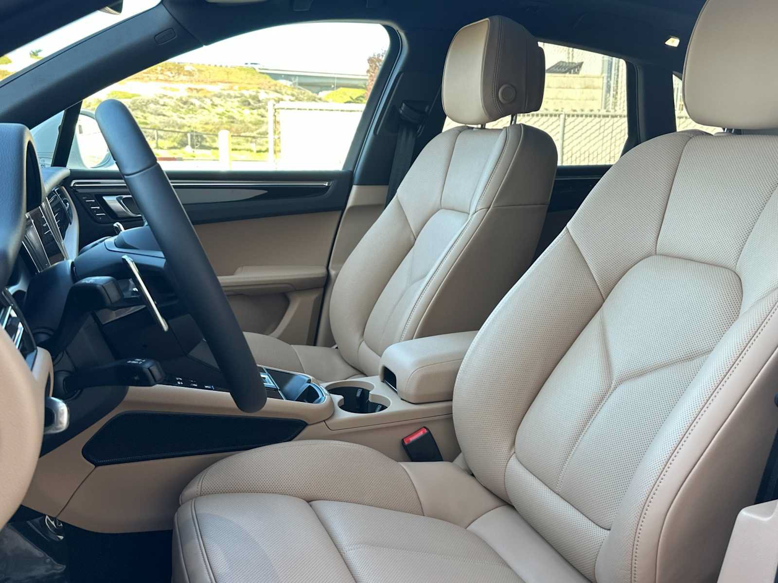 New 2026 Porsche Macan S AWD/4WD image 5