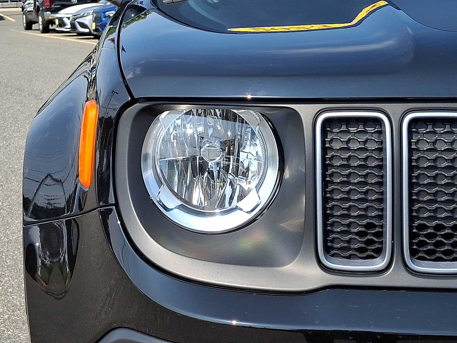 Certified 2023 Jeep Renegade Latitude AWD/4WD image 9