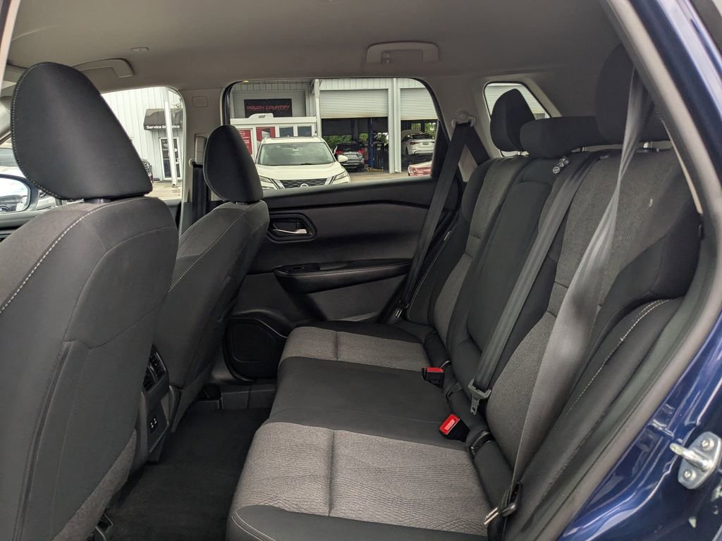 Used 2024 Nissan Rogue SV FWD image 14
