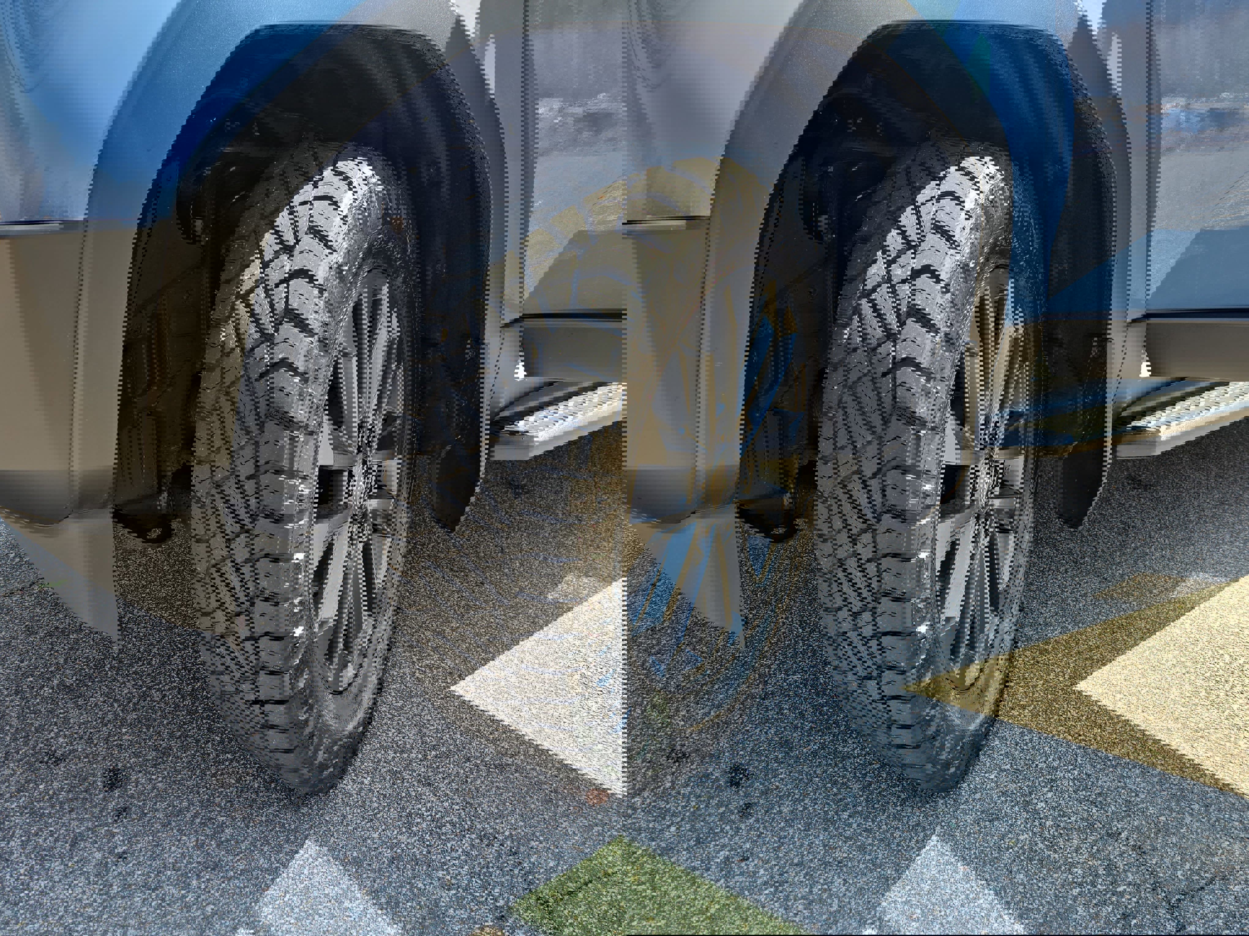 Used 2025 Toyota Land Cruiser w/ Premium Package image 32