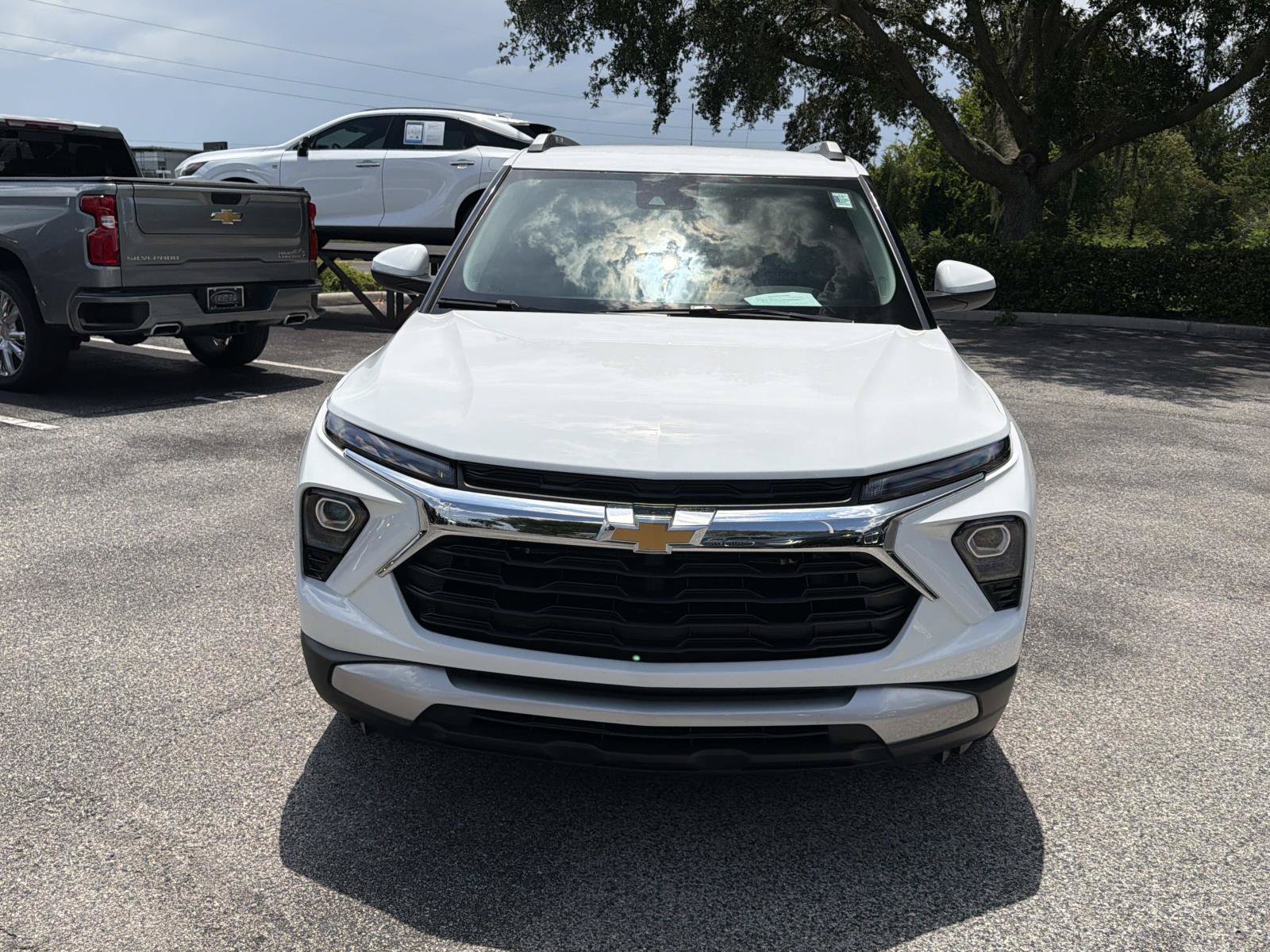 Used 2024 Chevrolet TrailBlazer LT w/ Driver Confidence Package FWD image 9