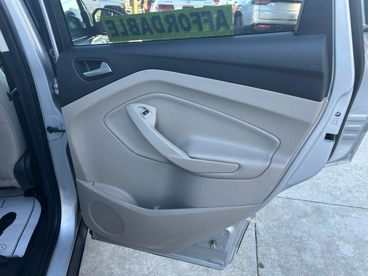 Used 2019 Ford Escape SE image 15