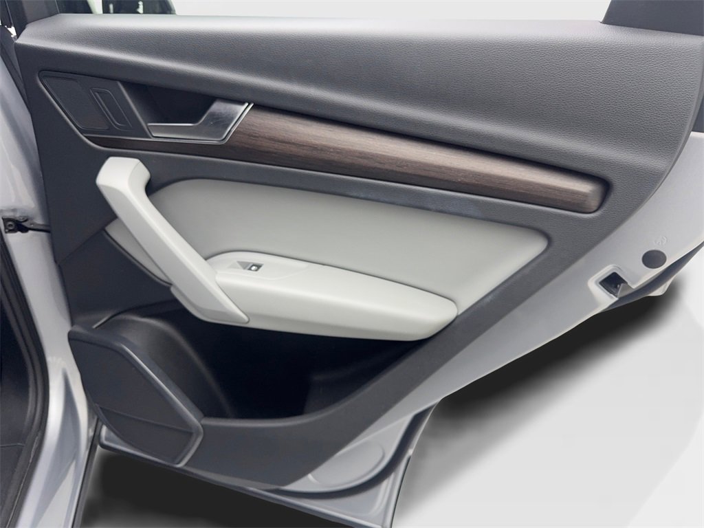 Used 2022 Audi Q5 2.0T Premium w/ Convenience Package image 43