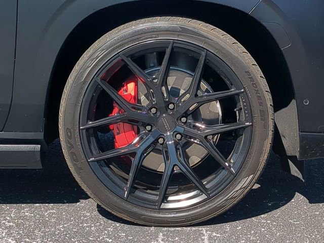 Used 2024 Cadillac Escalade V w/ LPO, ONYX Package image 11