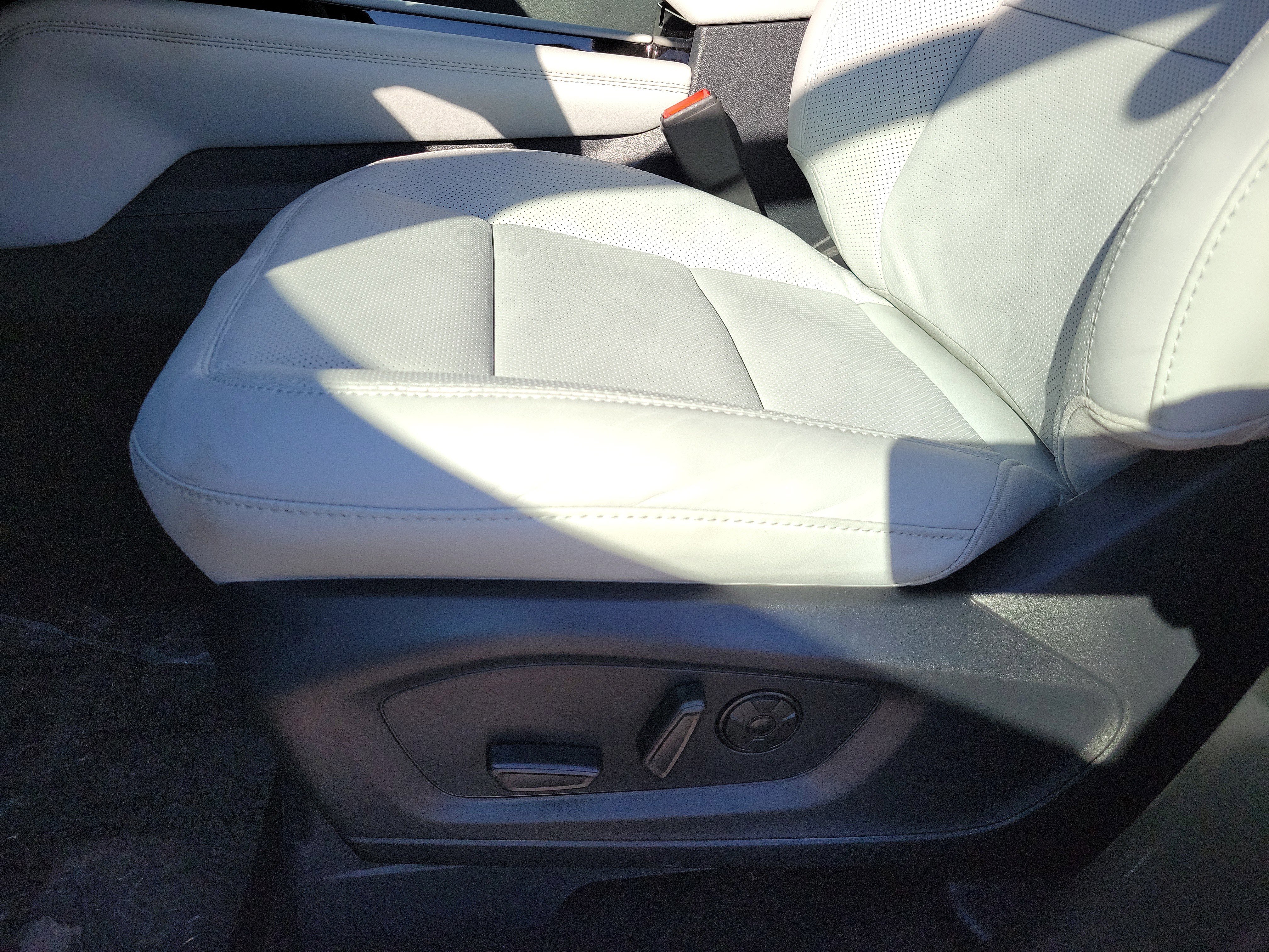 New 2026 Ford Explorer Platinum w/ LUX Leather Package image 14