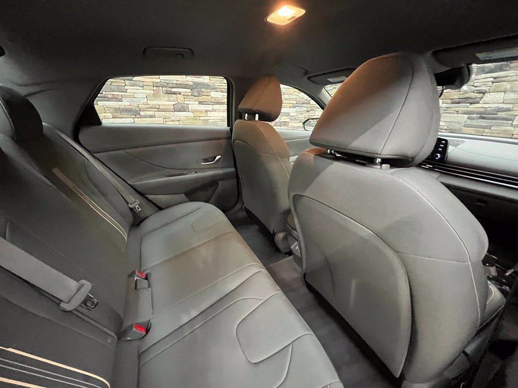 Used 2025 Hyundai Elantra Hybrid FWD image 35