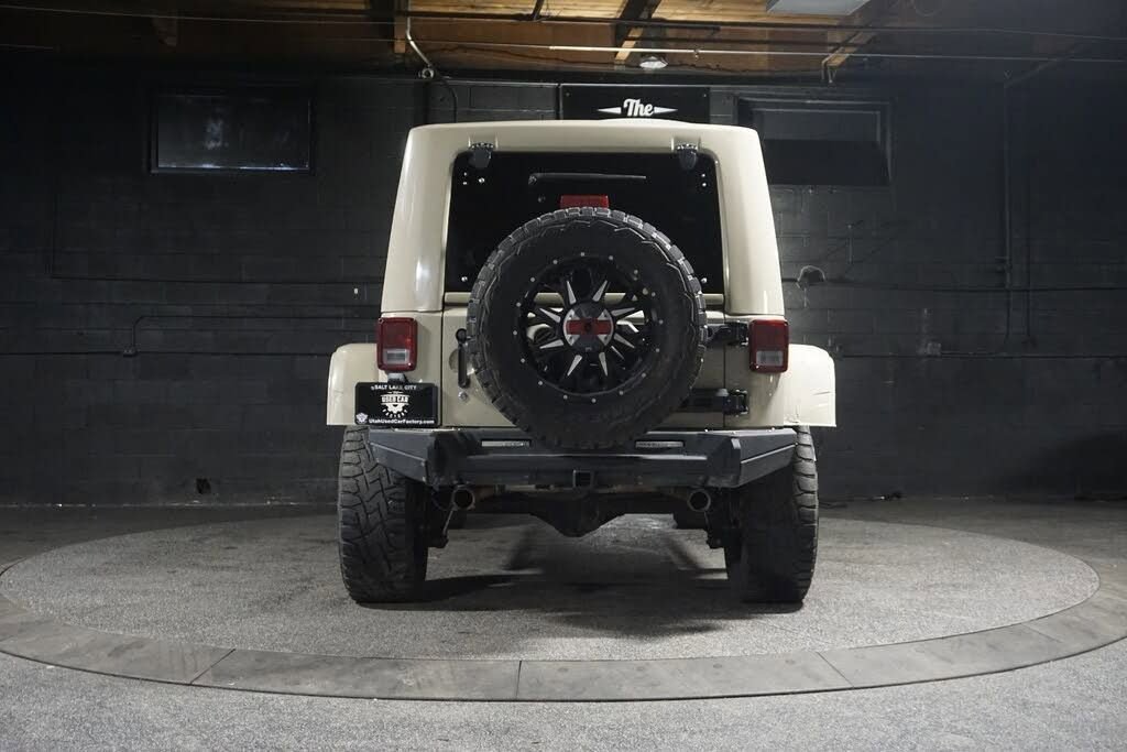 Used 2018 Jeep Wrangler Unlimited Rubicon w/ Connectivity Group image 5