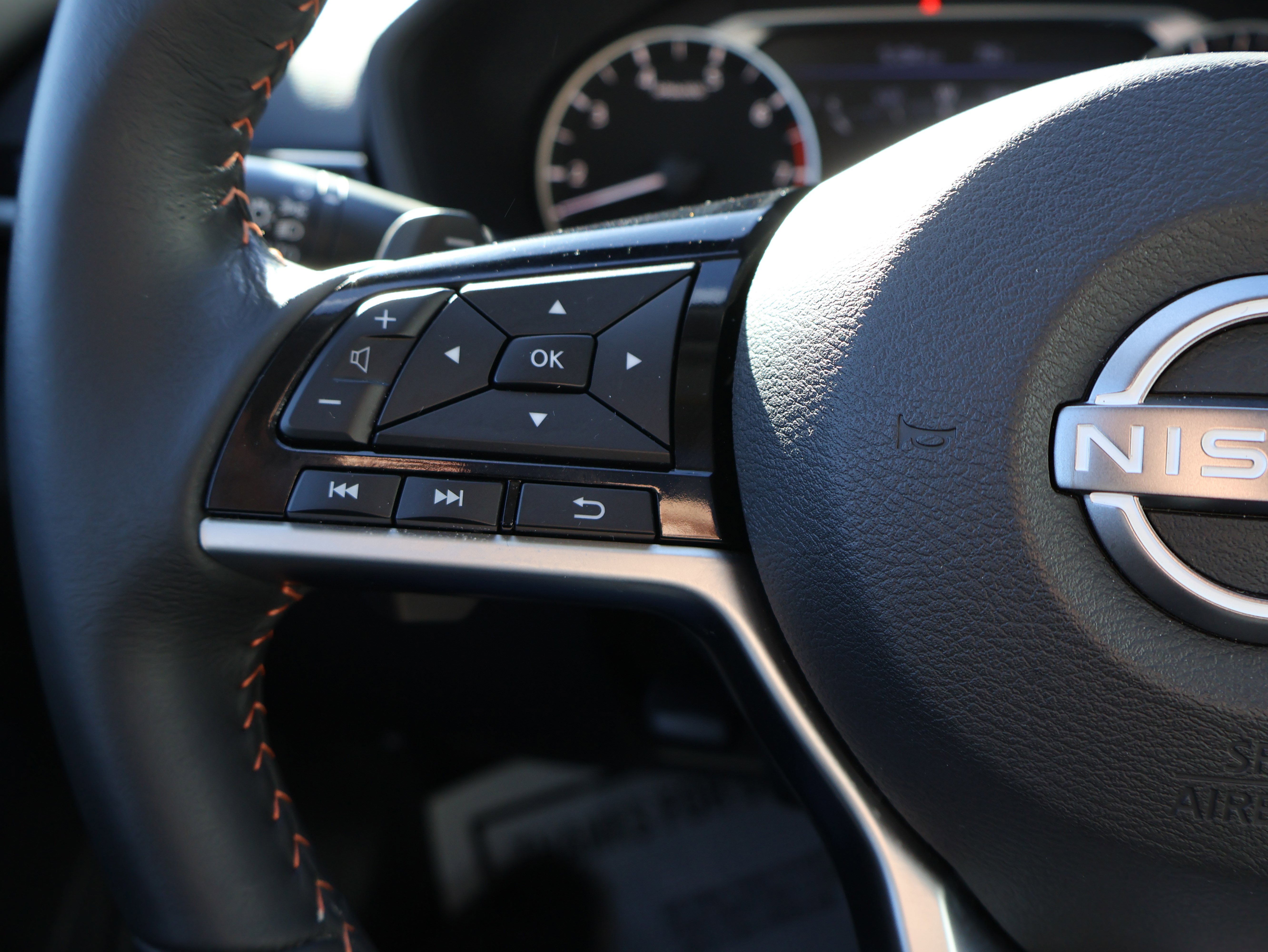 Used 2023 Nissan Altima 2.5 SR w/ SR Premium Package image 32