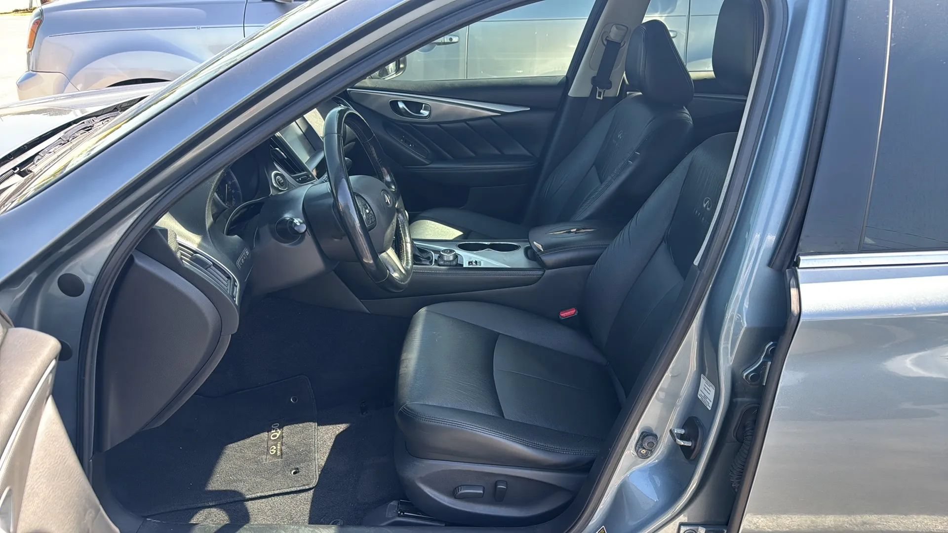 Used 2014 INFINITI Q50 Premium w/ Navigation Package AWD/4WD image 8
