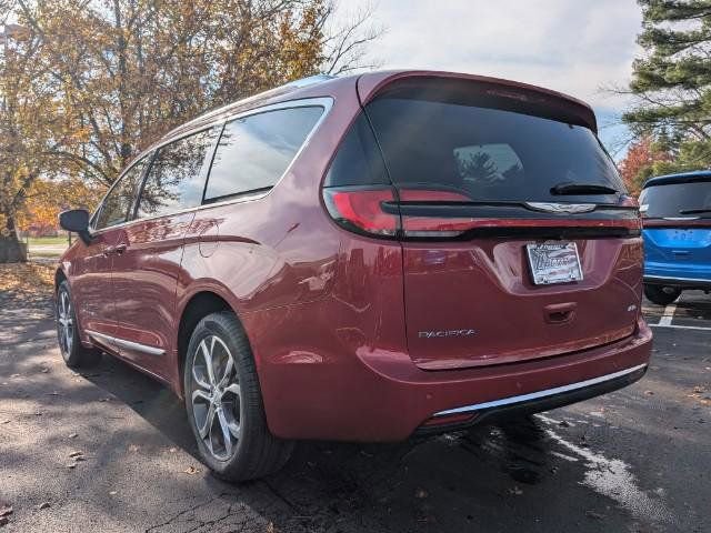 New 2026 Chrysler Pacifica Pinnacle image 4