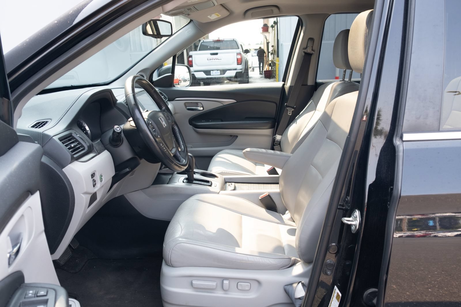 Used 2017 Honda Pilot EX-L image 10