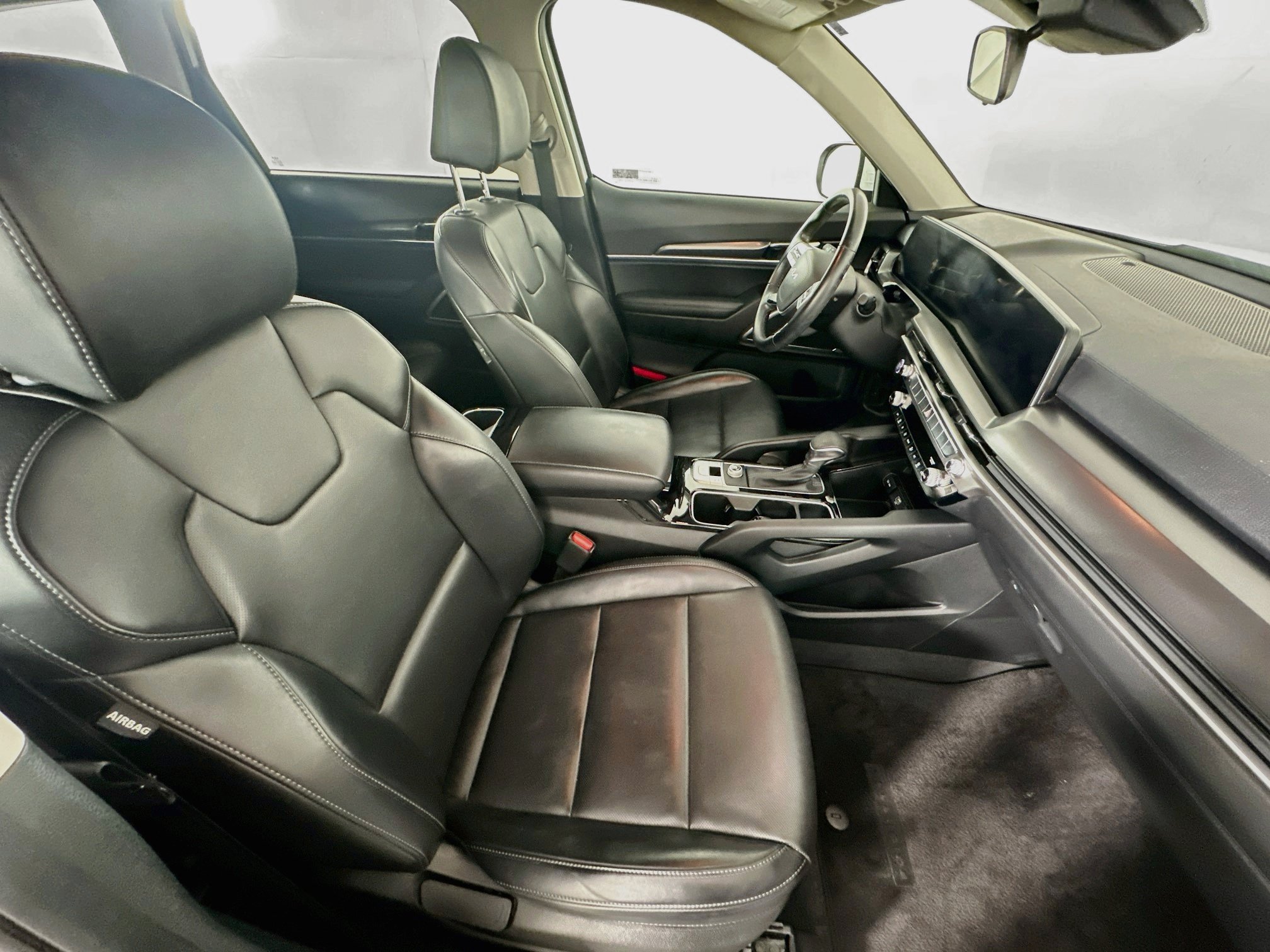 Used 2024 Kia Telluride LX FWD image 32