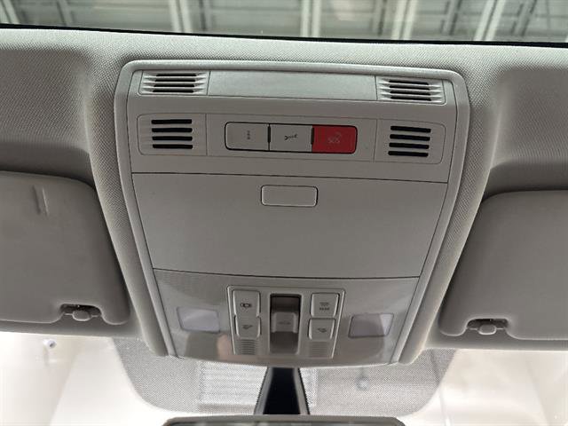 Used 2019 Volkswagen Golf SE image 14