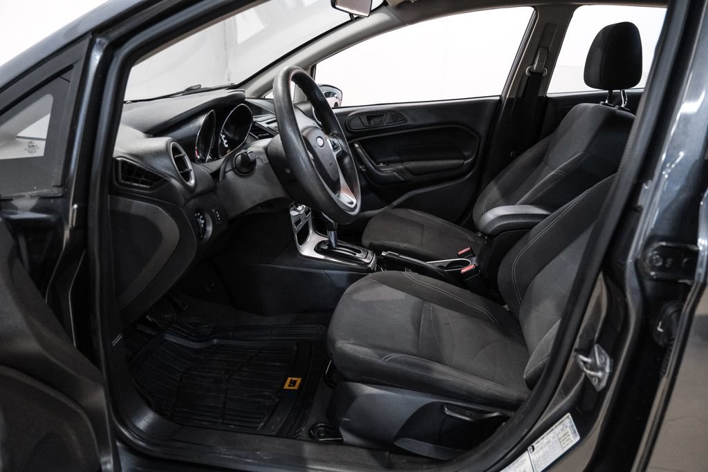 Used 2019 Ford Fiesta SE FWD image 4