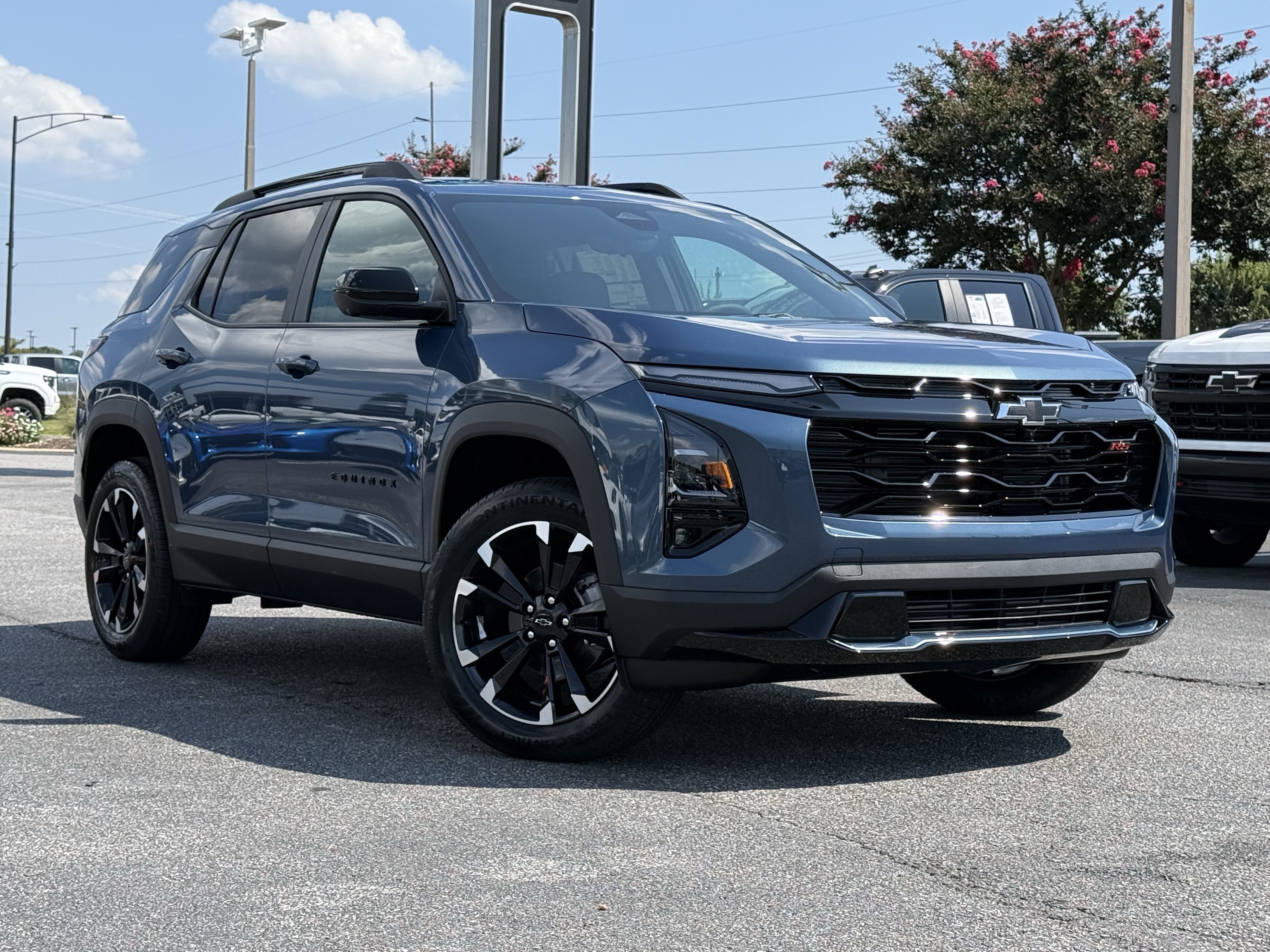 New 2027 Chevrolet Equinox RS w/ Safety and Technology Package FWD image 2