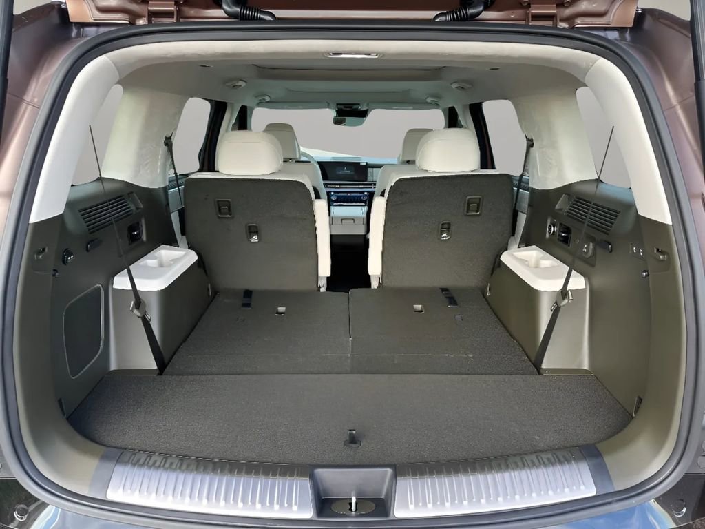 Used 2025 Hyundai Santa Fe Calligraphy image 8