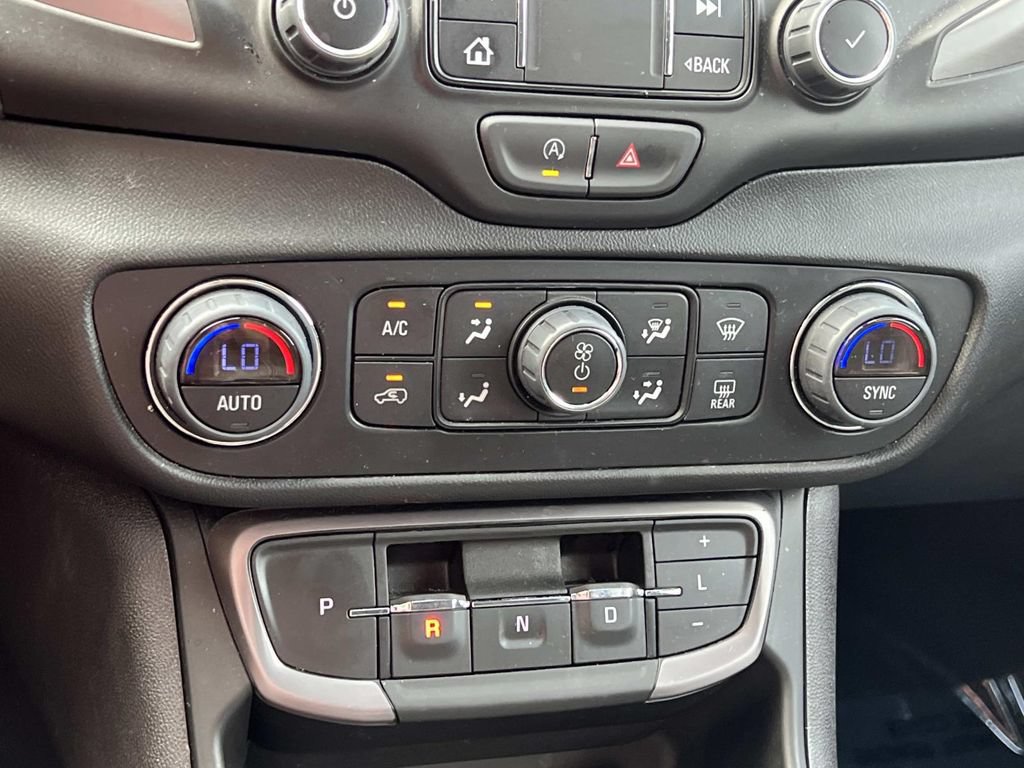 Used 2024 GMC Terrain AT4 w/ Tech Package AWD/4WD image 20