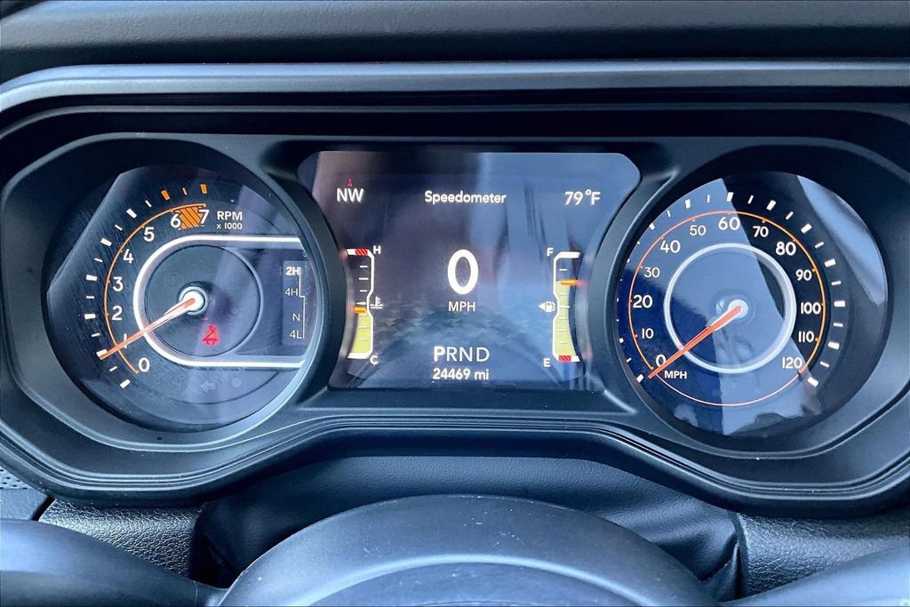 Certified 2025 Jeep Wrangler Unlimited Rubicon w/ Convenience Group AWD/4WD image 8