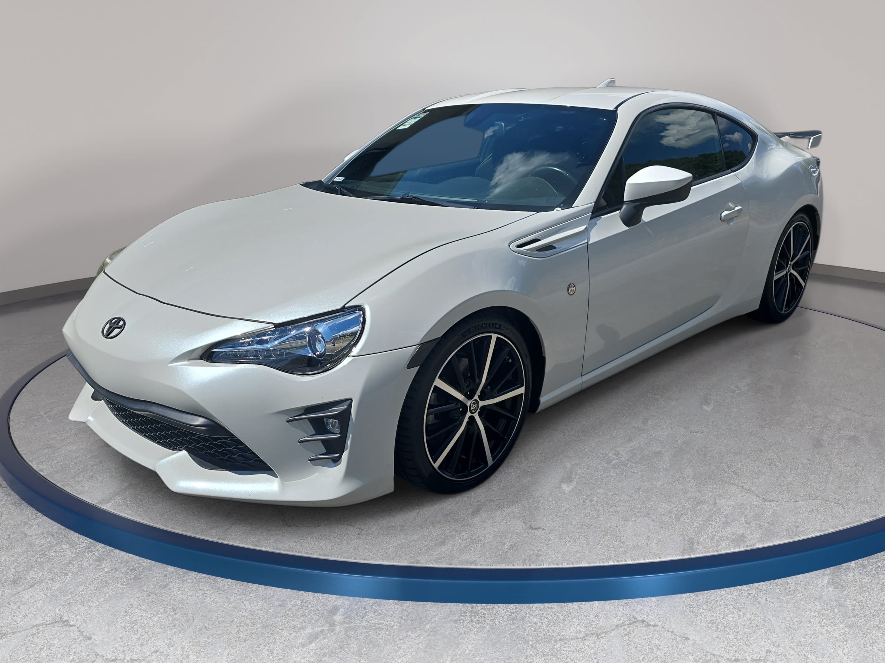 Used 2020 Toyota 86 RWD image 1