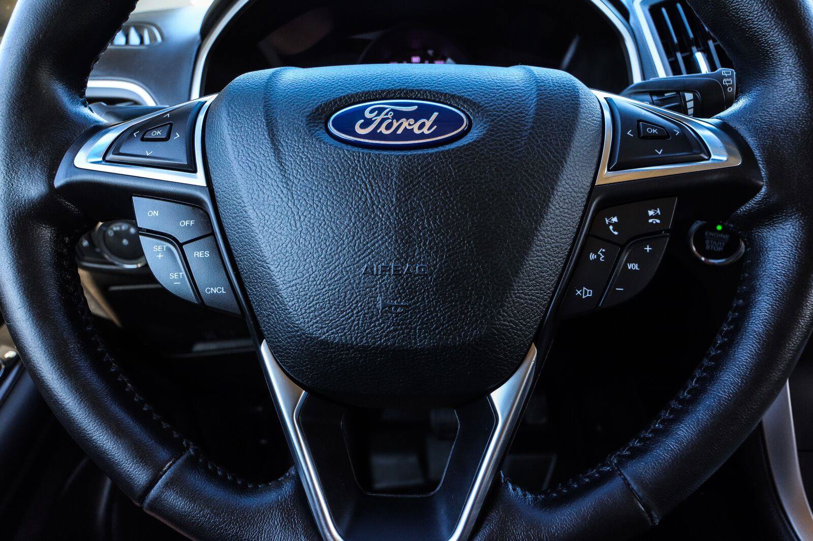 Used 2018 Ford Edge SEL w/ Equipment Group 201A AWD/4WD image 14