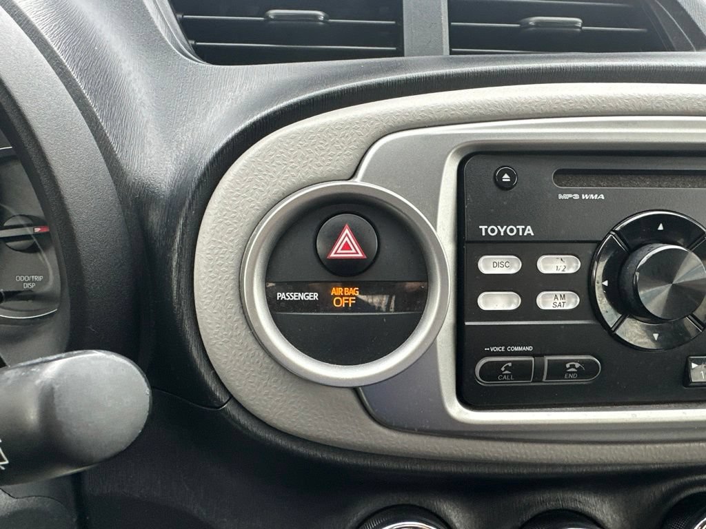 Used 2012 Toyota Yaris LE FWD image 4