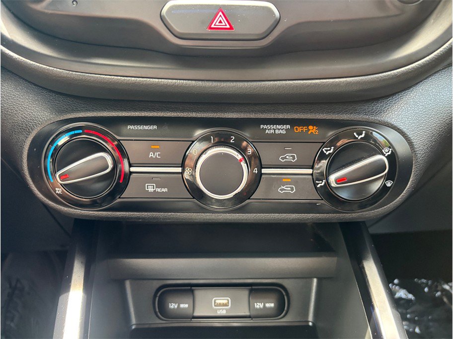 Used 2020 Kia Soul LX FWD image 23