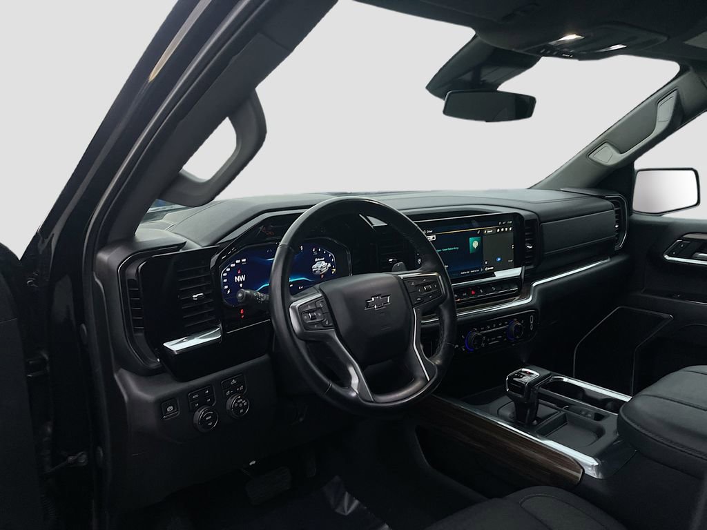 Used 2025 Chevrolet Silverado 1500 RST w/ Z71 Off-Road Package image 9