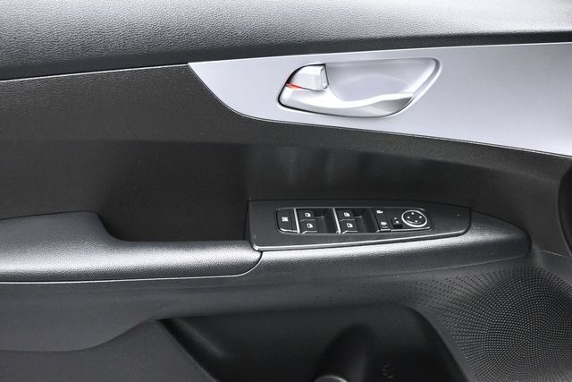 Used 2024 Kia Forte LXS w/ LXS Technology Package FWD image 8